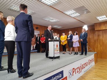 Konferencja prasowa Przyjaznej Gminy – prezentacja kandydata na burmistrza Wielunia Piotra Radowskiego i kandydatów do Rady Miasta